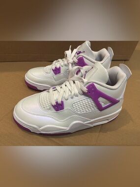 New Jordan 4 Retro Hyper Violet GS B-grade Size 6Y / Women's Size 7.5